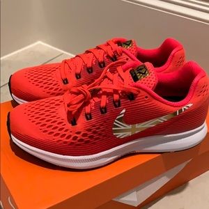 NWOT Mo Farrah edition Nike Air Zoom Pegasus 34
